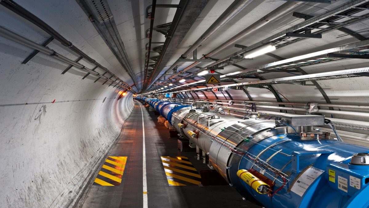 Terowongan bawah tanah melengkung Large Hadron Collider dengan pipa kriogenik canggih