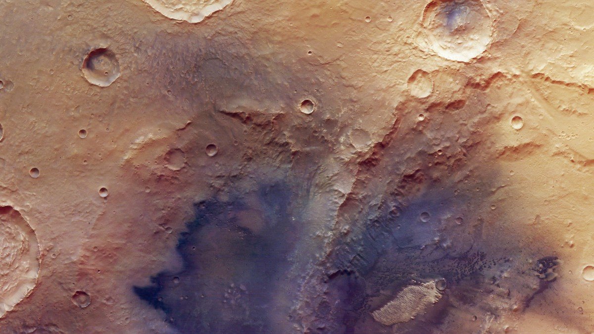 Detalle topográfico de la superficie del volcán Olympus Mons en Marte
