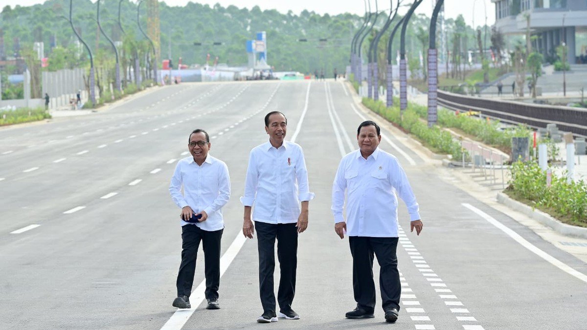 Präsident Joko Widodo beim feierlichen Spatenstich an einer Baustelle in IKN Nusantara
