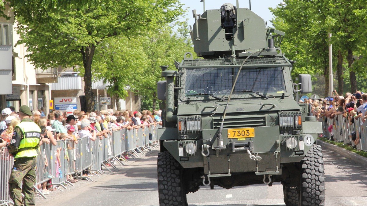Vehículo lanzador pesado transportando el misil balístico Hyunmoo-5 durante el desfile militar en Seúl