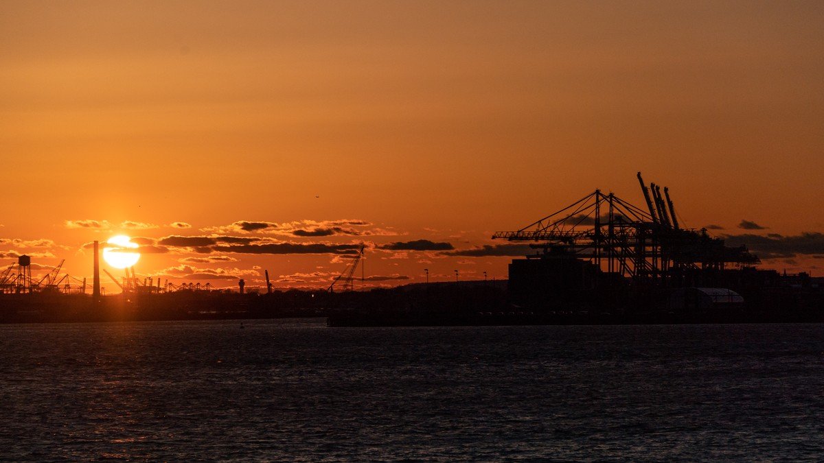Container terminal gates reopening as dockworkers return to work after strike suspension